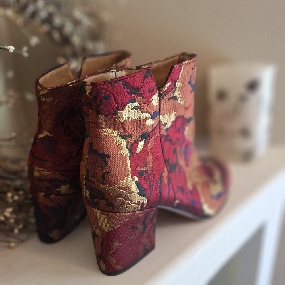 🥰NEW Franco Sarto Olympia tapestry textured floral block heel boot 7.5 - Picture 9 of 15